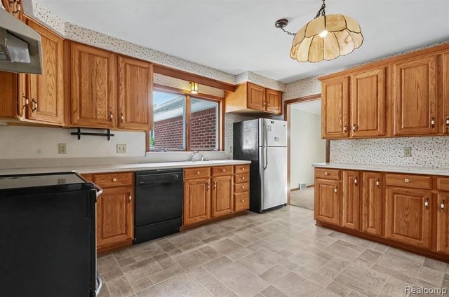 1043 Claremont Street, Dearborn, MI 48124