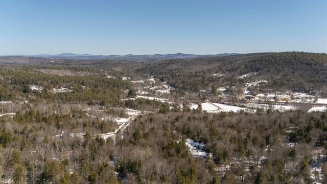 17 Hummock Lane, Grantham, NH 03753