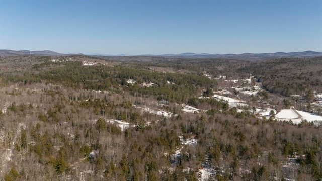 17 Hummock Lane, Grantham, NH 03753