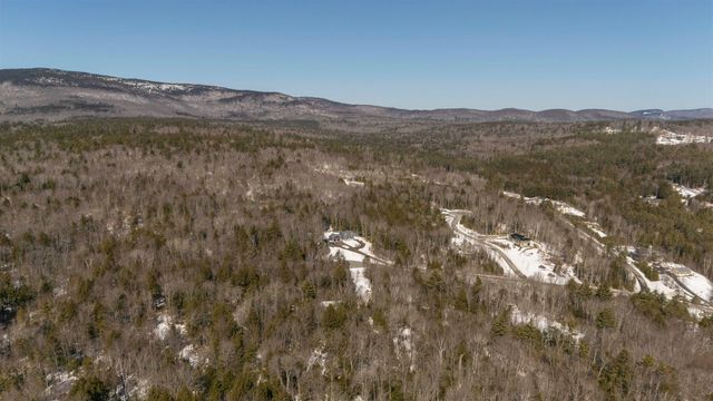 17 Hummock Lane, Grantham, NH 03753