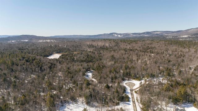 17 Hummock Lane, Grantham, NH 03753