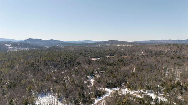 17 Hummock Lane, Grantham, NH 03753