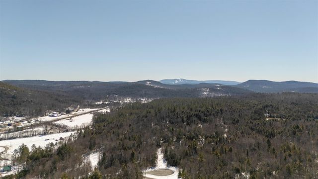 17 Hummock Lane, Grantham, NH 03753