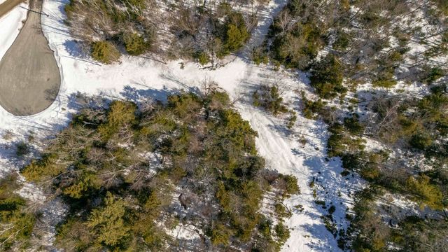 17 Hummock Lane, Grantham, NH 03753