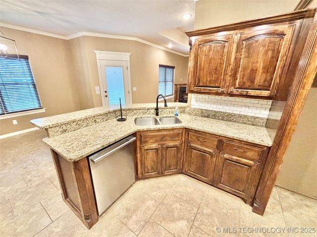 1714 E Old Military Road, Stigler, OK 74462