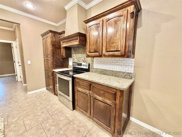 1714 E Old Military Road, Stigler, OK 74462