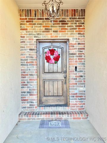 1714 E Old Military Road, Stigler, OK 74462