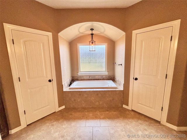 1714 E Old Military Road, Stigler, OK 74462