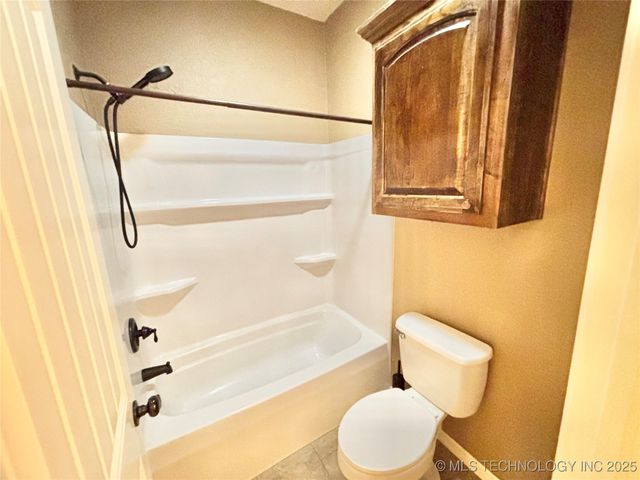 1714 E Old Military Road, Stigler, OK 74462