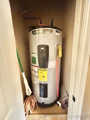 1714 E Old Military Road, Stigler, OK 74462