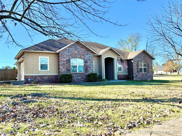 1714 E Old Military Road, Stigler, OK 74462