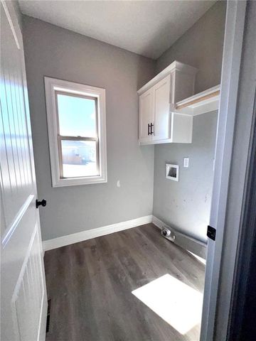 803 NW Hickory Ridge Drive, Grain Valley, MO 64029