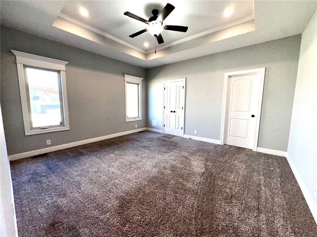 803 NW Hickory Ridge Drive, Grain Valley, MO 64029