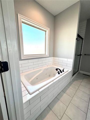 803 NW Hickory Ridge Drive, Grain Valley, MO 64029