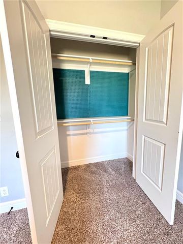 803 NW Hickory Ridge Drive, Grain Valley, MO 64029