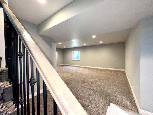803 NW Hickory Ridge Drive, Grain Valley, MO 64029