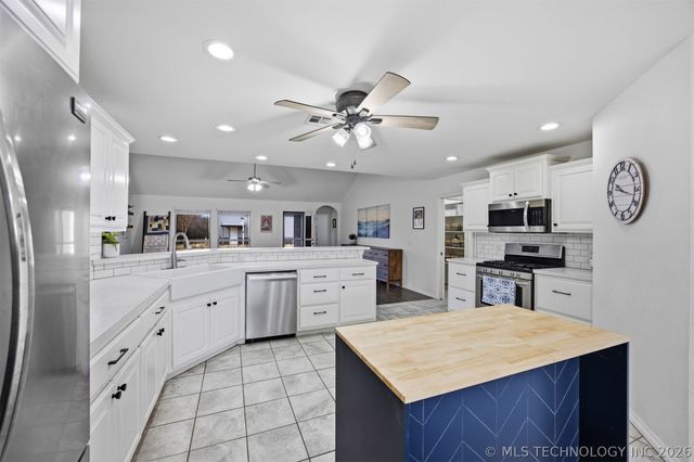 14902 E 370 Road, Claremore, OK 74017