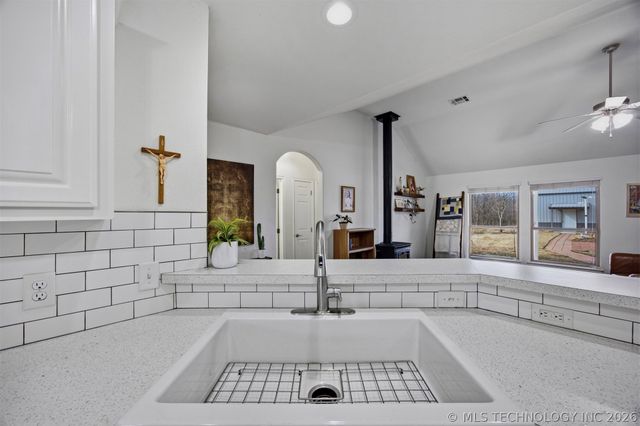 14902 E 370 Road, Claremore, OK 74017