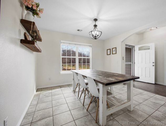 14902 E 370 Road, Claremore, OK 74017