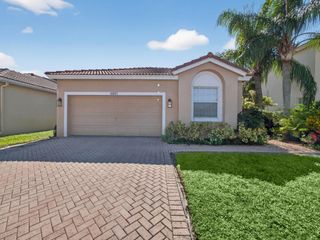 10871 Oak Bend Way, Wellington, FL 33414