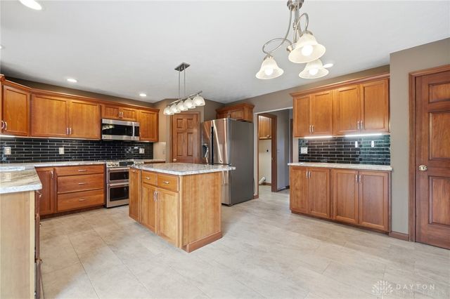 3859 Callaway Court, Bellbrook, OH 45305