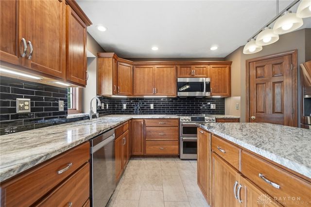 3859 Callaway Court, Bellbrook, OH 45305