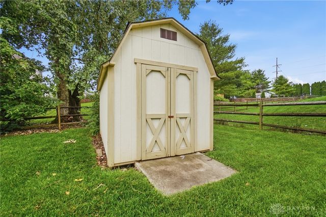 3859 Callaway Court, Bellbrook, OH 45305