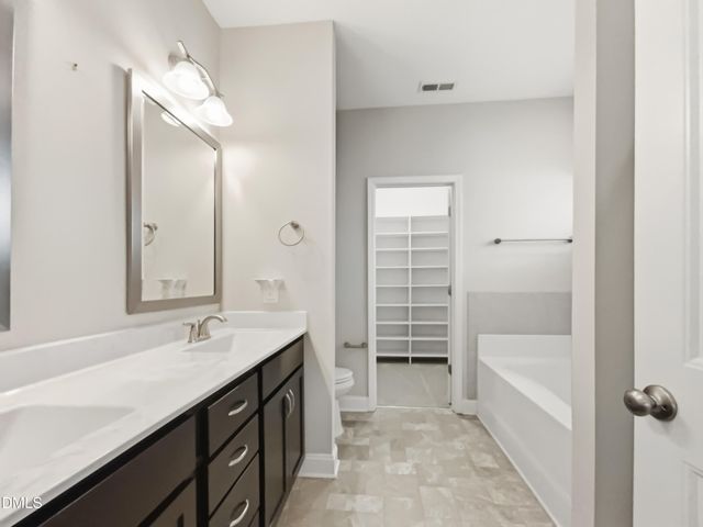 434 Bridgehaven Drive, Raeford, NC 28376