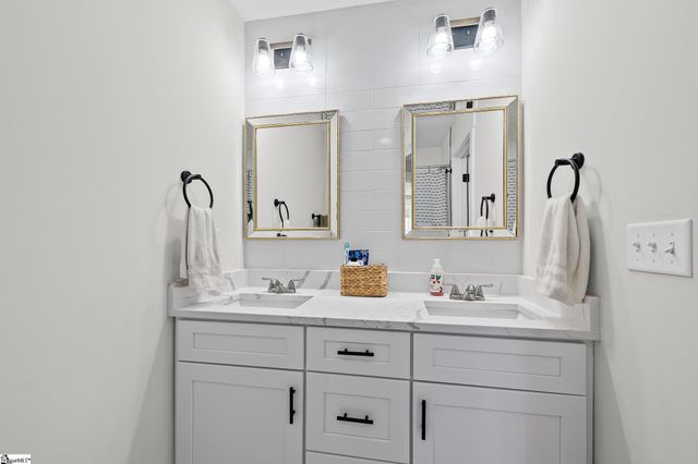 14 Blackwood Street, Greenville, SC 29611