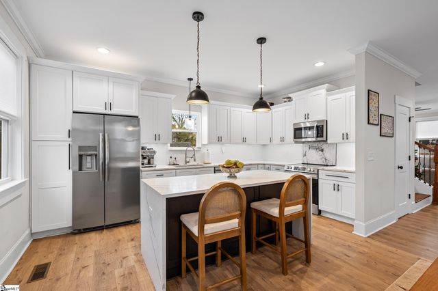 14 Blackwood Street, Greenville, SC 29611