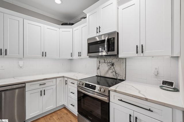 14 Blackwood Street, Greenville, SC 29611