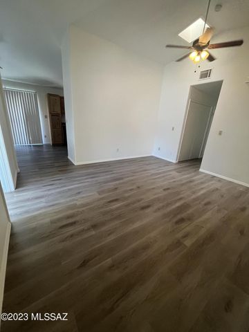 9641 N Gyor Place, Tucson, AZ 85742