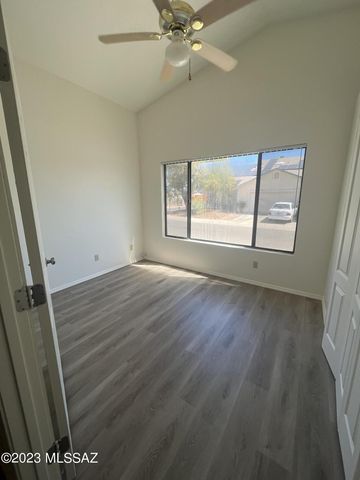 9641 N Gyor Place, Tucson, AZ 85742