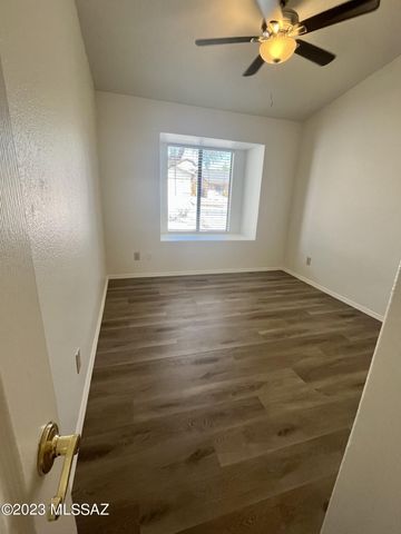 9641 N Gyor Place, Tucson, AZ 85742