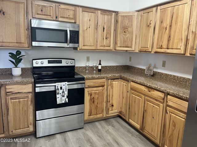 9641 N Gyor Place, Tucson, AZ 85742