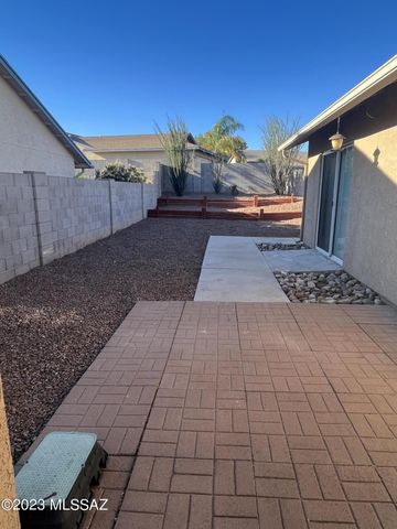 9641 N Gyor Place, Tucson, AZ 85742