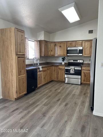 9641 N Gyor Place, Tucson, AZ 85742