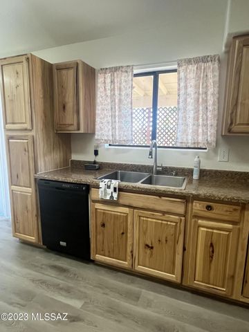 9641 N Gyor Place, Tucson, AZ 85742