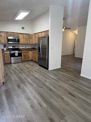 9641 N Gyor Place, Tucson, AZ 85742