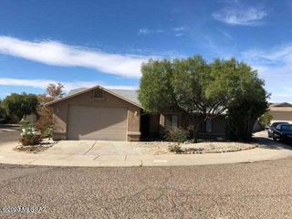 9641 N Gyor Place, Tucson, AZ 85742
