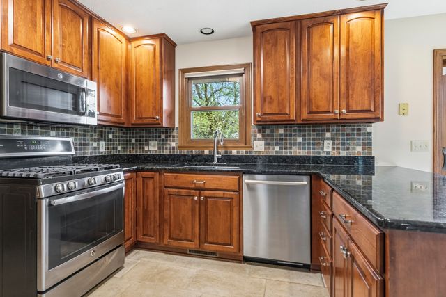 6990 Skyview Trail, Roscoe, IL 61073