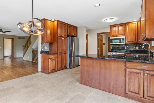 6990 Skyview Trail, Roscoe, IL 61073
