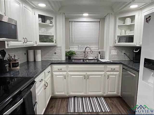 6 Timber Ridge Dr, Atlanta, TX 75551