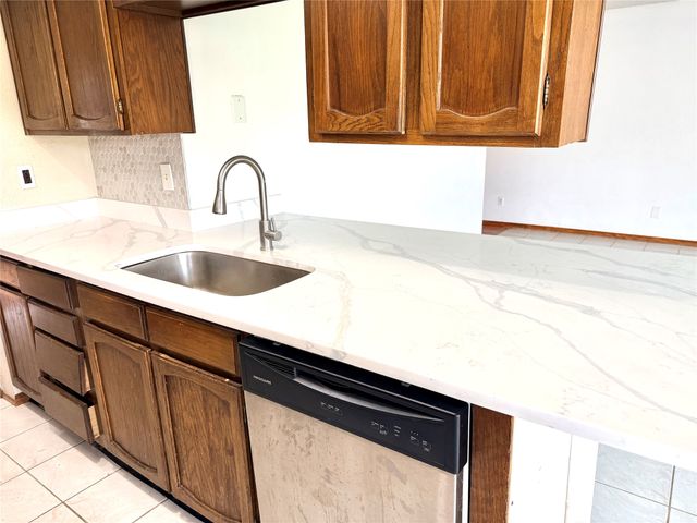 3309 Ivanhoe Lane, Garland, TX 75044