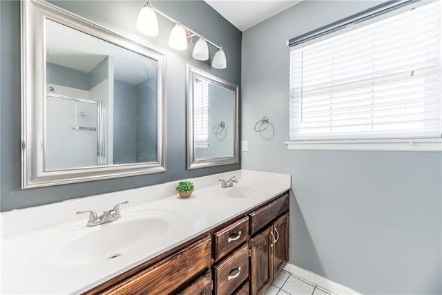 944 N Pine Street, Olathe, KS 66061