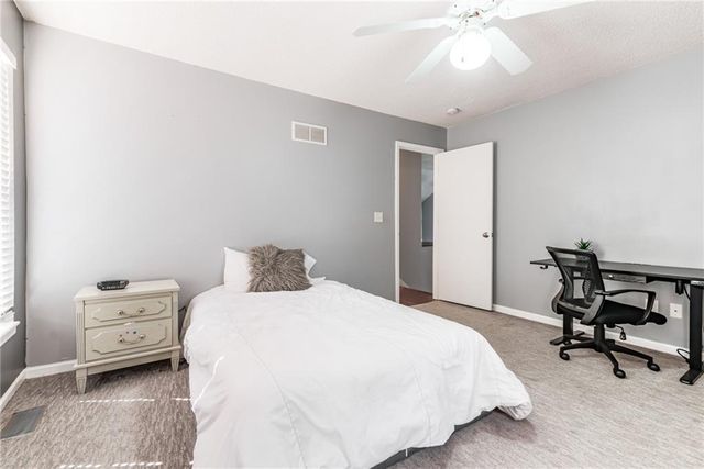 944 N Pine Street, Olathe, KS 66061
