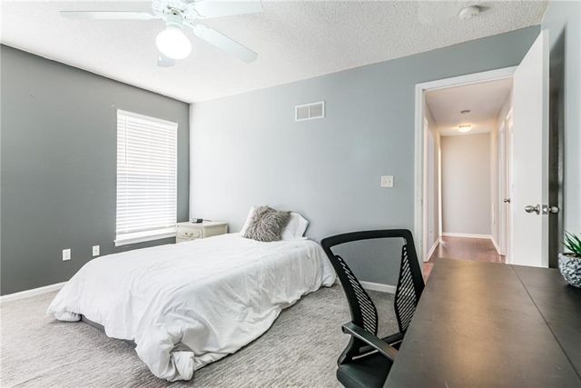 944 N Pine Street, Olathe, KS 66061