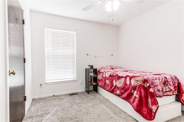 944 N Pine Street, Olathe, KS 66061