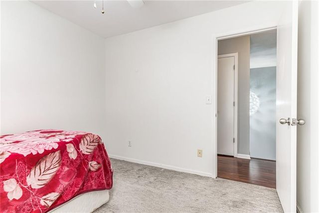 944 N Pine Street, Olathe, KS 66061