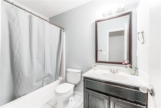 944 N Pine Street, Olathe, KS 66061